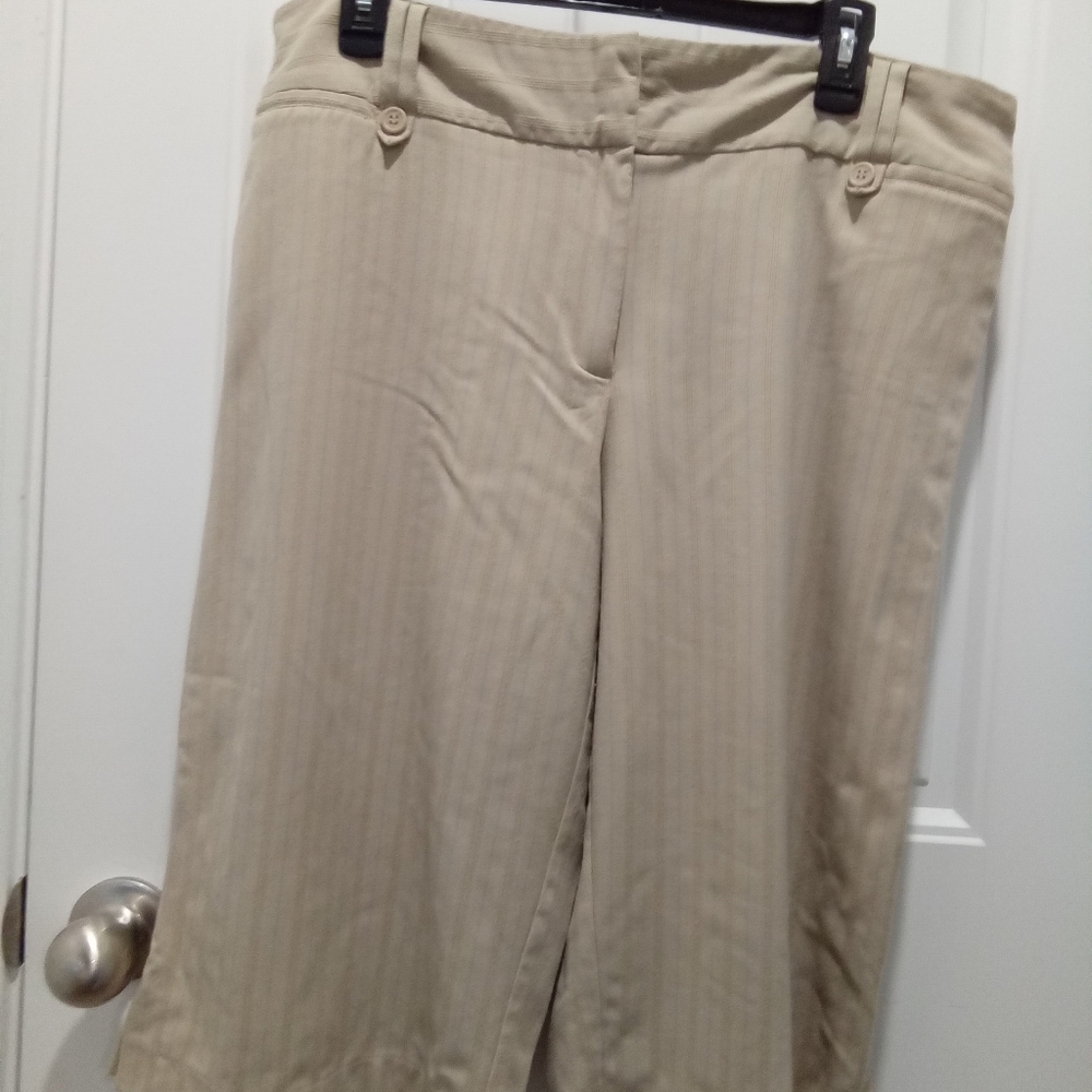 First Option Plus Size 16 Tan & Gray Pin Stripe Cullottes 15" Inseam